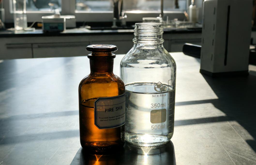 hplc-purity-testing-why-must-the-purity-of-photoresist-raw-materials-be-at-the-ppb-level-1.jpg